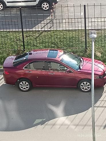 авто в аварийном состоянии: Honda Accord: 2003 г., Седан — 2