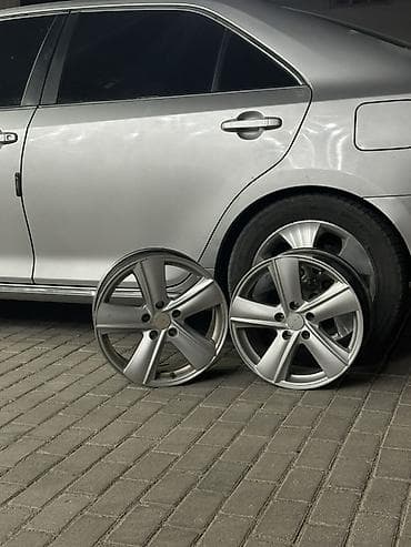 honda outback: Комплект легкосплавных дисков, 2 шт. - Диаметр: 17" (визуально — 1