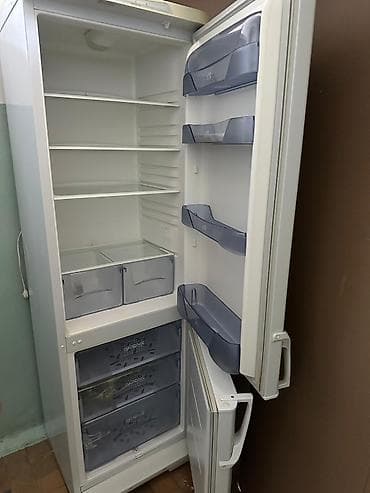 советские холодильники: Холодильник Biryusa, Б/у, Двухкамерный — 2