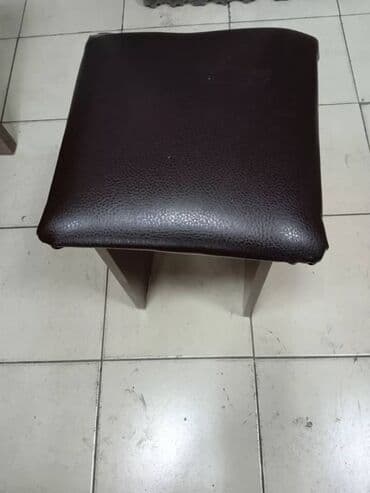 Табуретка, Б/у, Другой материал, Не раскладной at lalafo.kg Табуретка, Б/у, Другой материал, Не раскладной