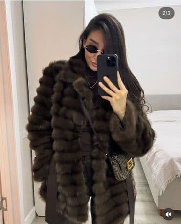 свадебное платье для беременных напрокат: Шуба из меха темно-коричневого цвета + базовые лонгсливы/водолазки - — 2