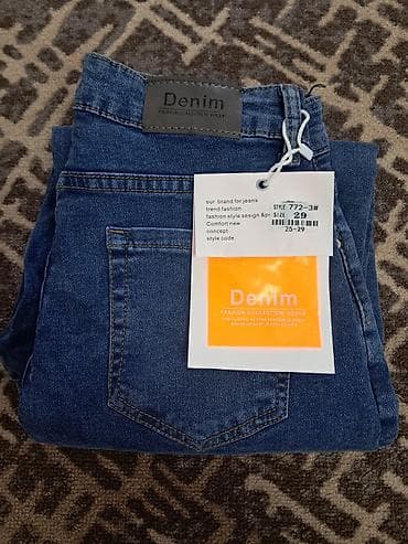 Женская одежда: Джинсы Denim - Классический синий цвет, плотный деним с легким — 4