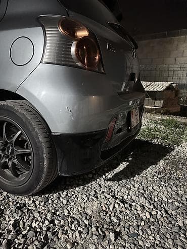 бампер на витз: Бампер Toyota, Б/у, Оригинал — 2