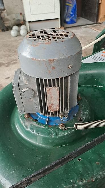 газон уругу: Бнзиновые моторы не рабочие /Электро газонакасилка в рабочем состоянии — 1