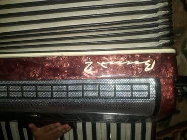 Аккордеон «Ринде 2» (Rinde 2) - Клавишная сторона: фортепианная at lalafo.kg Аккордеон «Ринде 2» (Rinde 2) - Клавишная сторона: фортепианная