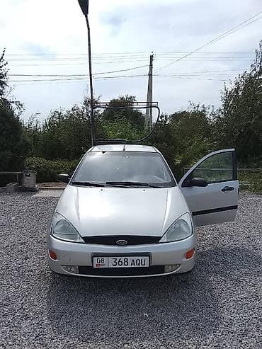 Унаа сатуу: Ford Focus: 2001 г., 1.6 л, Кол менен иштөөчү, Бензин, Хетчбек — 8