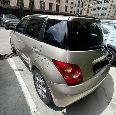 Продажа авто: Toyota Ist: 2002 г., 1.3 л, Автомат, Бензин, Хэтчбэк — 2