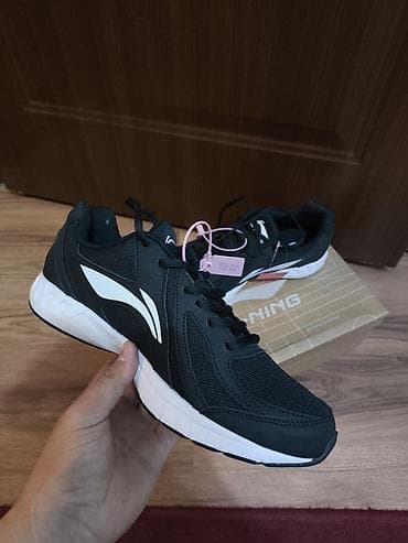 стрелка: Lining ОРИГИНАЛ 100% покупали для себя с размером ошиблись брали за — 1