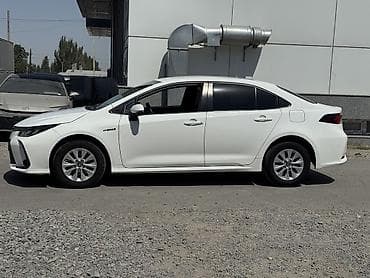 пикап toyota: Toyota Corolla: 2022 г., 1.8 л, Вариатор, Гибрид, Седан — 6