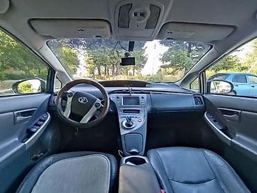 Продажа авто: Toyota Prius: 2013 г., 1.8 л, Робот, Гибрид, Хэтчбэк — 6