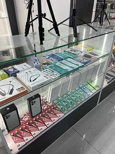 нова книги: Продается магазин аксессуаров для смартфонов и электроники 8 км2 с — 4