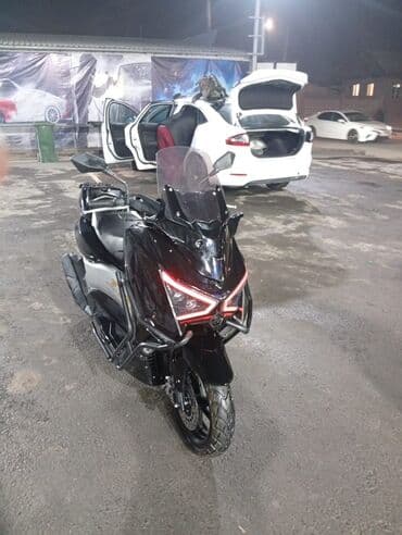 Макси-скутер 150 куб. см, Бензин, Б/у