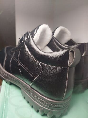 джинсы zara: Мужские зимние ботинки, Pacogil оригинал, размер 42. адрес Бишкек — 3