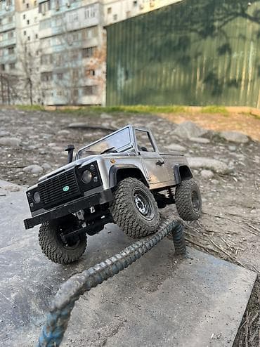 маленький дрон: MN99S V2 Радиоуправляемая модель внедорожника Land Rover Defender 90 — 7