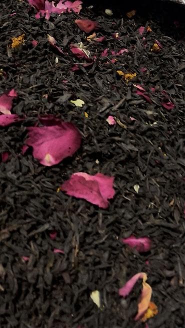 кальций для кур: Ароматный листовой чайный купаж с лепестками Описание: - Основа — 1