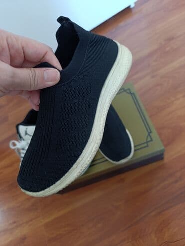 Спецодежда: Представляем комплект из двух пар обуви: кроссовки в черно-белой — 7