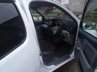 step wgn: Toyota Funcargo: 2002 г., 1.5 л, Автомат, Бензин, Минивэн — 2