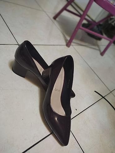 Сабо: Продаю туфли, женские. 34 размер. Лакированные. Цвет тёмный бордо — 2