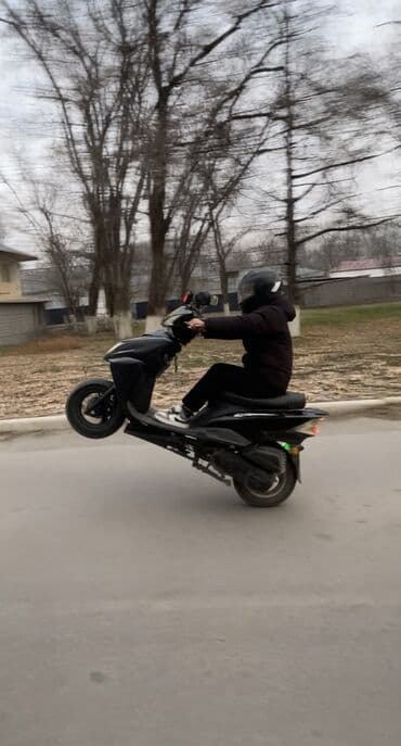 скутер колдонулган: Макси-скутер M8, 150 куб. см, Бензин, Колдонулган — 8