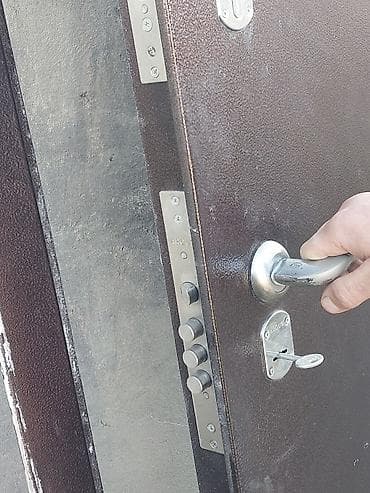 Металлические сейфовые двери: Двери для домов и квартир, Металлическая, Одностворчатая, Правосторонняя, цвет - Коричневый — 1