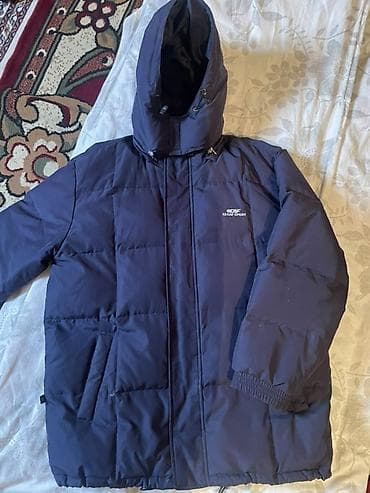 спортивный пуховик: Зимние верхние вещи (2 позиции) 1) Толстая парка/куртка с меховым — 3