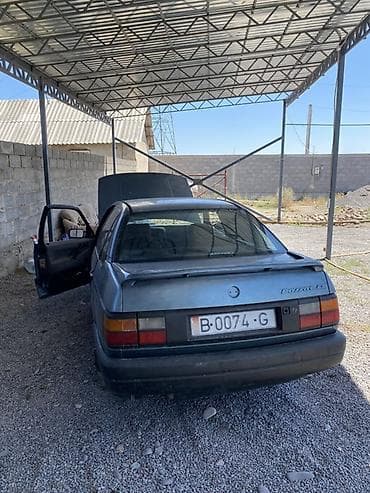 Унаа: Volkswagen Passat: 1989 г., 1.8 л, Кол менен иштөөчү, Бензин, Седан — 5