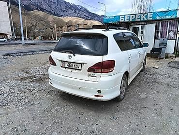 крузер 100: Toyota Ipsum: 2001 г., 2.4 л, Автомат, Бензин, Минивэн — 4