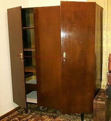 дордой одежды: Продаю 2 шифоньера и кресло. Один шифоньер цельный деревянный, 3 — 5