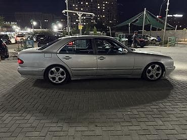 Транспорт: Mercedes-Benz E-Class: 2001 г., 4.3 л, Автомат, Бензин, Седан — 5