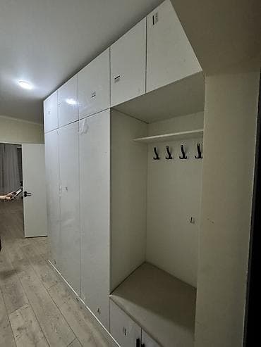 silver kitchen: Кухонный гарнитур и прихожая в едином стиле Кухня: - Прямая + угловая — 2