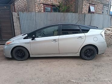 prius v: Toyota Prius: 2012 г., 1.8 л, Вариатор, Гибрид, Лифтбек — 2