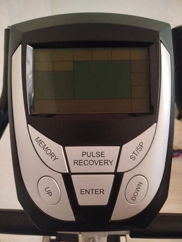 Музыкальные инструменты: Велотренажер с регулируемым сиденьем и рулем, обеспечивающий комфорт — 4