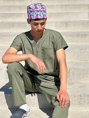 Медицинский костюм (scrubs) унисекс - Комплект: топ с V-образным