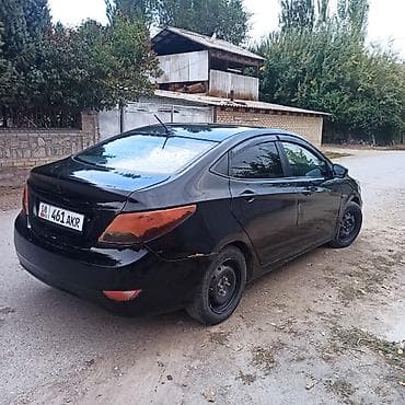 Продажа авто: Hyundai Solaris: 2013 г., 1.6 л, Механика, Бензин, Седан — 3