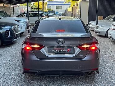 Toyota Camry: 2021 г., 2.5 л, Автомат, Бензин, Седан — 6