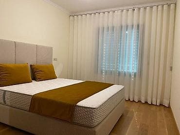 Студия, Парковка