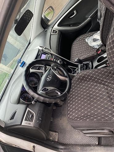 i 20: Hyundai i30: 2016 г., Хэтчбэк — 7