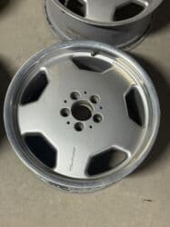 23.5 25 шины бу на фронтальный погрузчик: Литые Диски R 18 AMG, Комплект, отверстий - 5 — 4