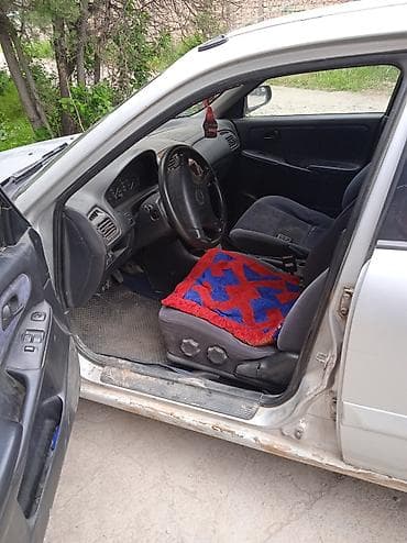 mazda 325: Mazda 626: 1999 г., 1.8 л, Механика, Бензин, Седан — 8