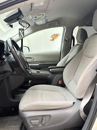 prius v: Toyota Sienna: 2021 г., 2.5 л, Автомат, Гибрид, Минивэн — 7