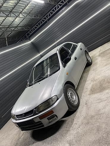 мзда 323: Mazda Familia: 1995 г., 1.6 л, Механика, Бензин, Седан — 2