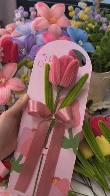 Декоративные цветы на подарочных открытках Материал:синельные