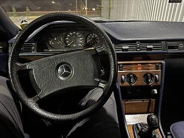 Продажа авто: Mercedes-Benz W124: 1991 г., Механика, Бензин, Седан — 2