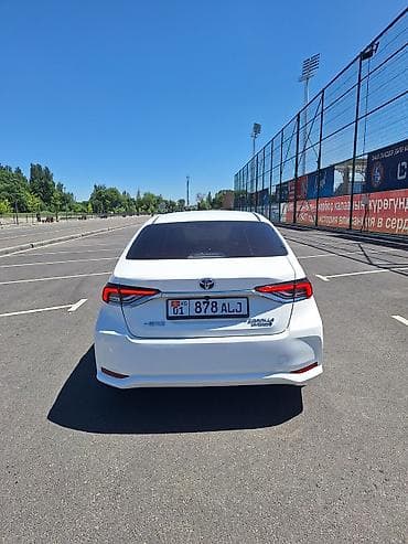 рестайлинг: Toyota Corolla: 2023 г., 1.8 л, Вариатор, Гибрид, Седан — 7