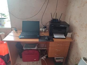 Стол письменный литовский компьютерный с тумбой на 3 выдвижных ящика