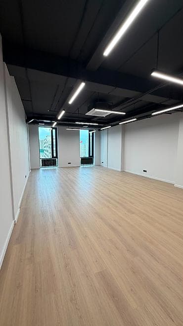 Аренда офисов, 64 м², В бизнес центре, С видом на горы — 1