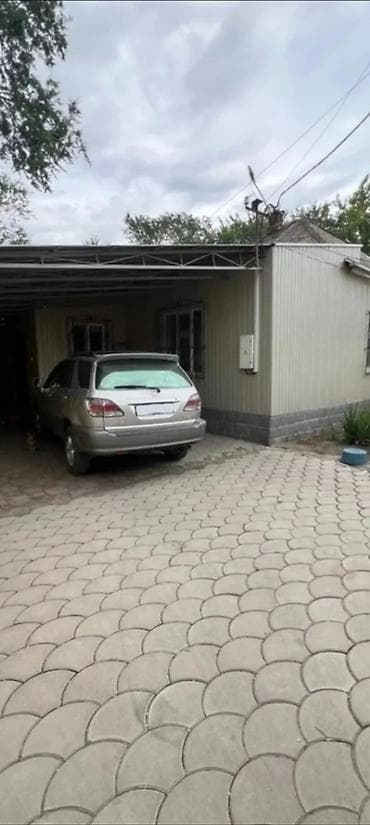 Недвижимость: 60 м², 3 комнаты, Парковка, Забор, огорожен — 1