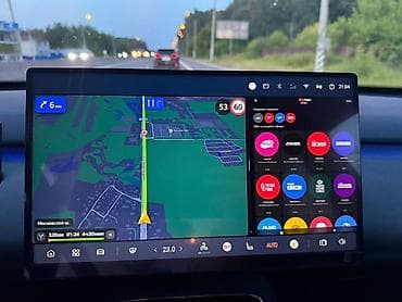 GPS трекерлер: Мультимедийная система автомобиля с большой центральной панелью и — 2