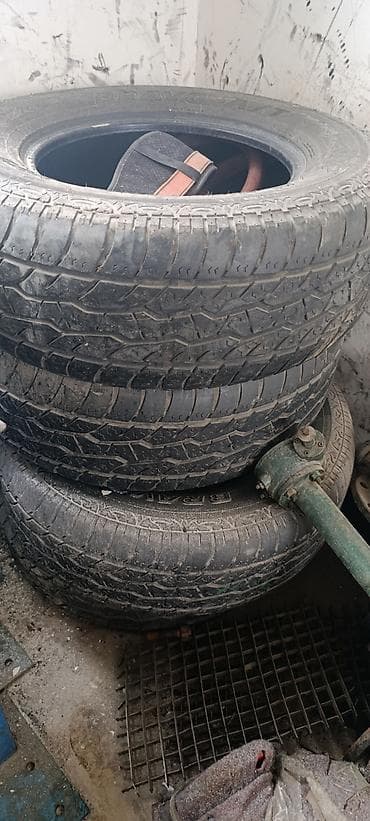 Шины 285 / 65 / R 17, Всесезонная, Б/у, Комплект, Внедорожные (АТ/МТ), Maxxis