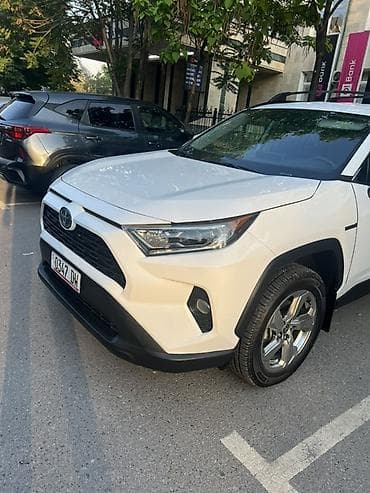 Продажа авто: Toyota RAV4: 2022 г., 2.5 л, Автомат, Бензин, Кроссовер — 2